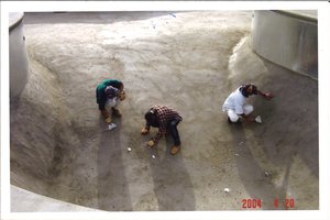 Construction Process - Pour vermiculite/concrete bottom #002